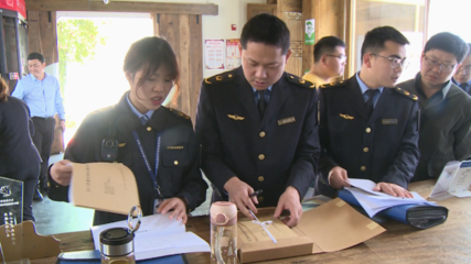 有關(guān)部門開展“食安守護”1號暨制止餐飲浪費“統(tǒng)一查餐廳”行動