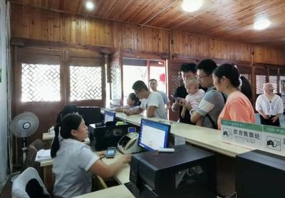 團(tuán)圓中秋 相聚浦江 | 小長(zhǎng)假首日各景區(qū)游人如織